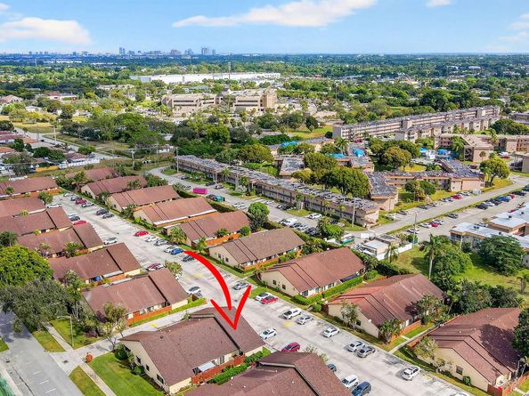 484 Springdale Circle 48d, Palm Springs FL 33461