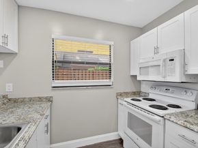 484 Springdale Circle 48d, Palm Springs FL 33461