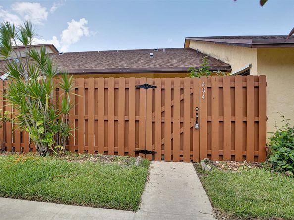 484 Springdale Circle 48d, Palm Springs FL 33461