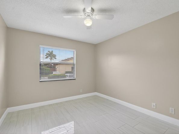 484 Springdale Circle 48d, Palm Springs FL 33461