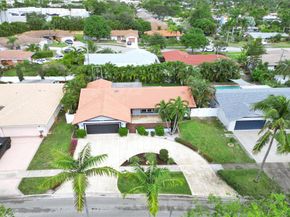 809 SE 13th Court, Deerfield Beach FL 33441