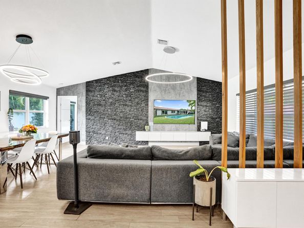 809 SE 13th Court, Deerfield Beach FL 33441