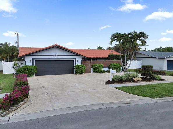 809 SE 13th Court, Deerfield Beach FL 33441