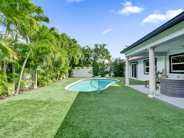 809 SE 13th Court, Deerfield Beach FL 33441