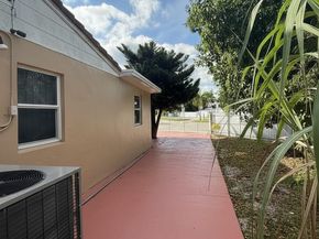691 NW 187th St, Miami FL 33169