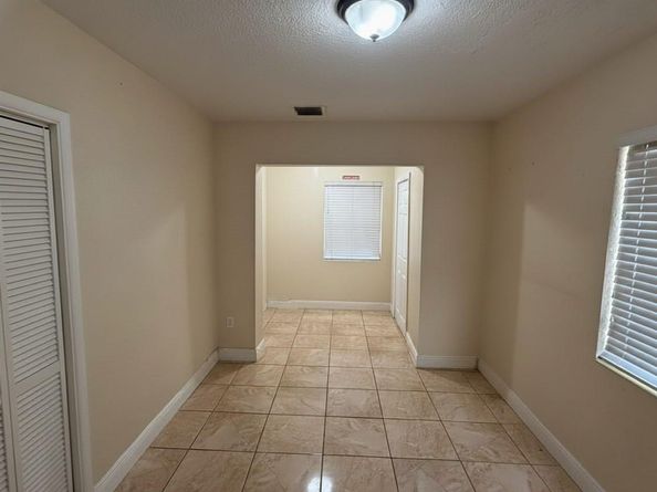 691 NW 187th St, Miami FL 33169