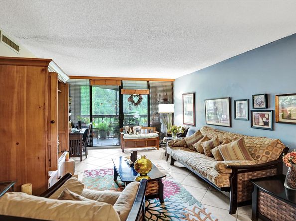 8415 Forest Hills Dr 206, Coral Springs FL 33065