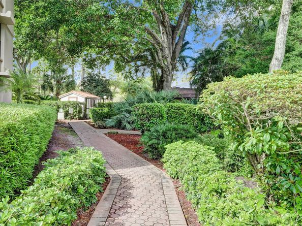 8415 Forest Hills Dr 206, Coral Springs FL 33065