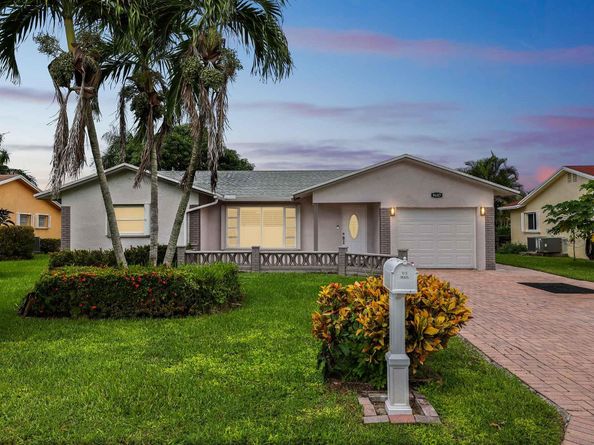 9407 NW 70th Pl, Tamarac FL 33321