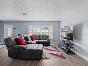 9407 NW 70th Pl, Tamarac FL 33321
