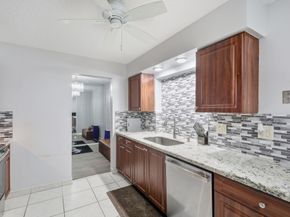 9407 NW 70th Pl, Tamarac FL 33321