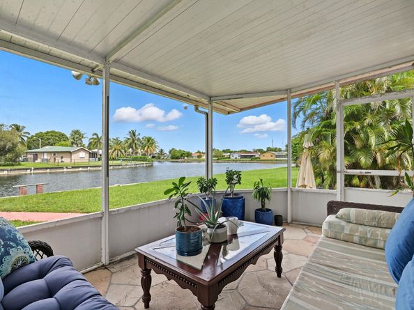 9407 NW 70th Pl, Tamarac FL 33321