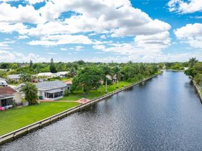 9407 NW 70th Pl, Tamarac FL 33321