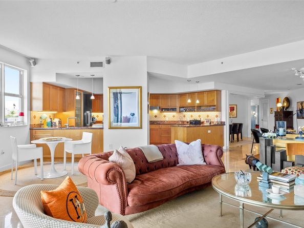 615 Bayshore Dr 301, Fort Lauderdale FL 33304