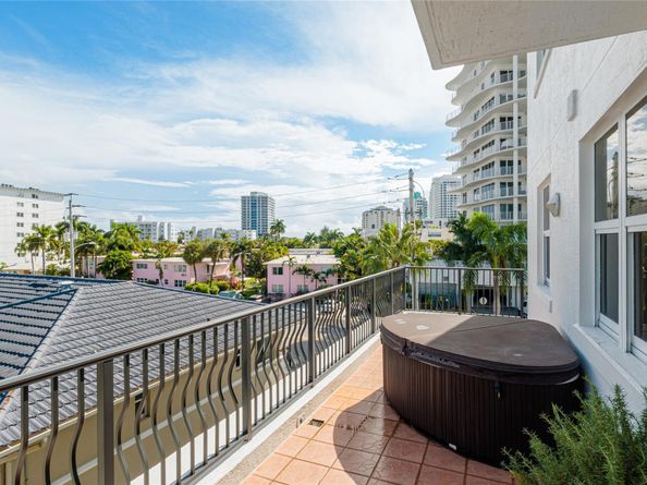 615 Bayshore Dr 301, Fort Lauderdale FL 33304