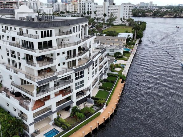 615 Bayshore Dr 301, Fort Lauderdale FL 33304