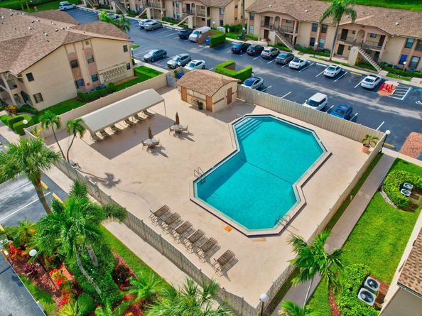 9430 Boca Cove Cir 214, Boca Raton FL 33428