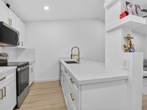9430 Boca Cove Cir 214, Boca Raton FL 33428