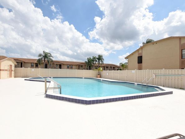 9430 Boca Cove Cir 214, Boca Raton FL 33428
