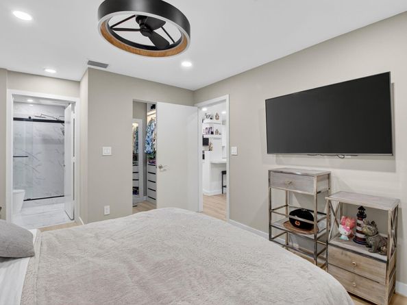 9430 Boca Cove Cir 214, Boca Raton FL 33428