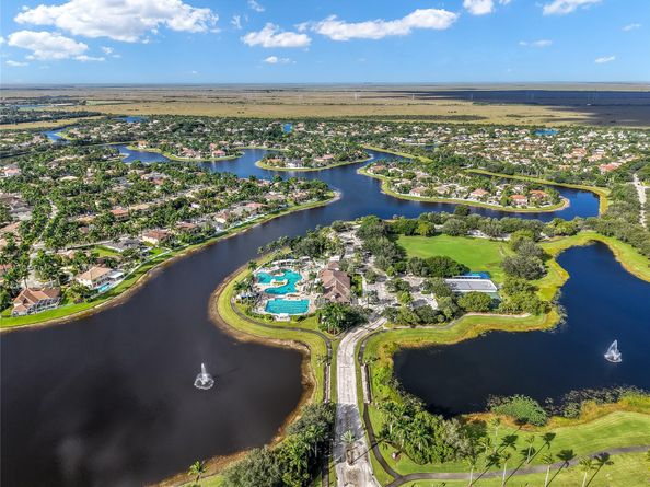 1469 Kite Ct, Weston FL 33327