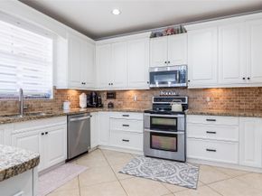1469 Kite Ct, Weston FL 33327