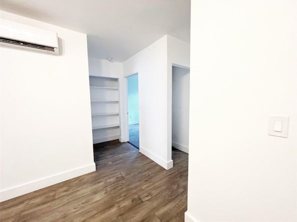 701 NW 21st Ter, Fort Lauderdale FL 33311