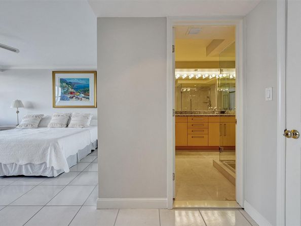 936 Intracoastal Dr 12C, Fort Lauderdale FL 33304