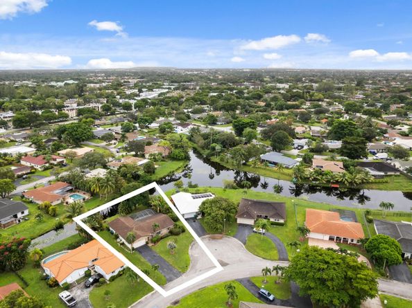 8675 NW 28th Drive, Coral Springs FL 33065