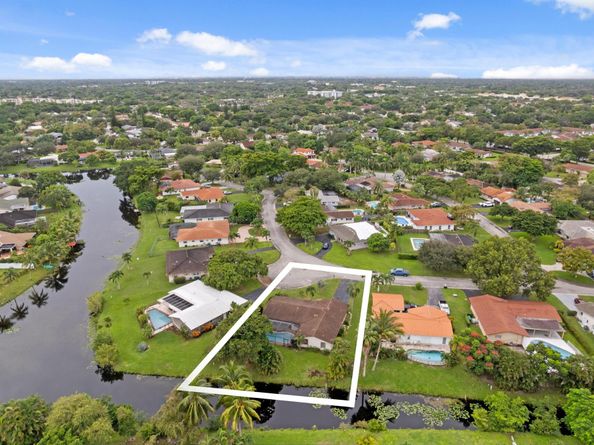 8675 NW 28th Drive, Coral Springs FL 33065