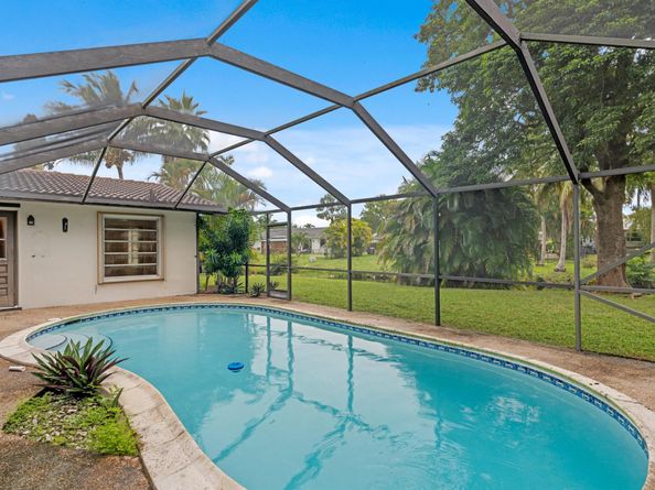 8675 NW 28th Drive, Coral Springs FL 33065