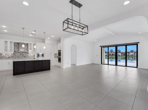 1286 SW 113th Way, Pembroke Pines FL 33025