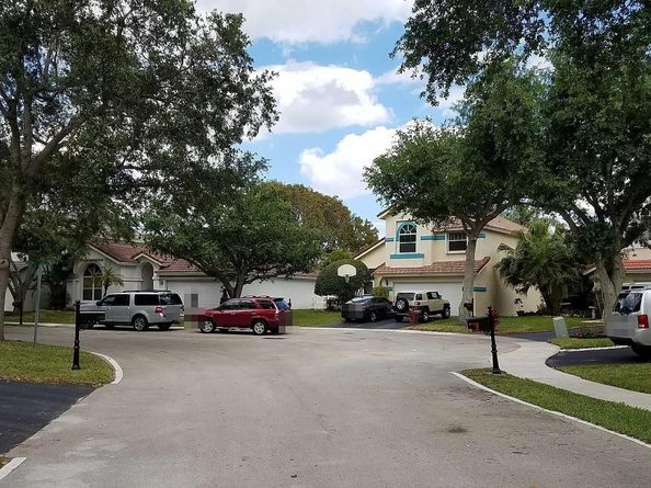 6930 NW 28th St, Margate FL 33063