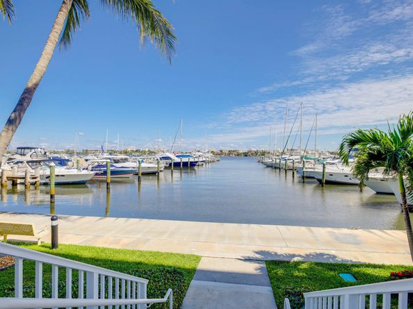 804 E Windward Way 201, Lantana FL 33462