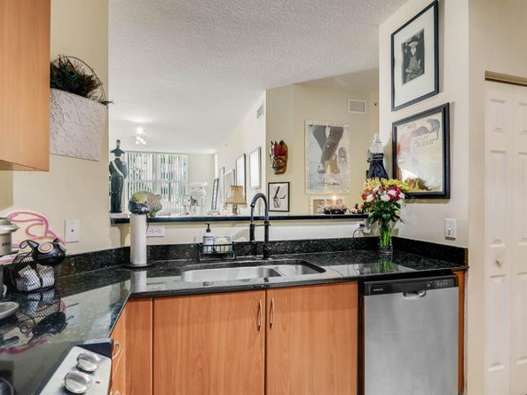 804 E Windward Way 201, Lantana FL 33462