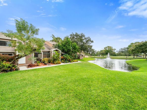 7127 Sportsmans Dr, North Lauderdale FL 33068