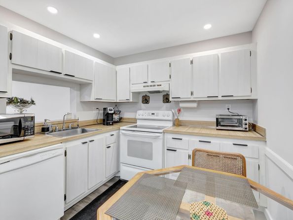 2800 Somerset Drive 218j, Lauderdale Lakes FL 33311