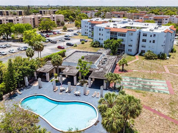 2800 Somerset Drive 218j, Lauderdale Lakes FL 33311