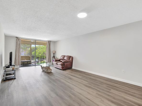 2800 Somerset Drive 218j, Lauderdale Lakes FL 33311