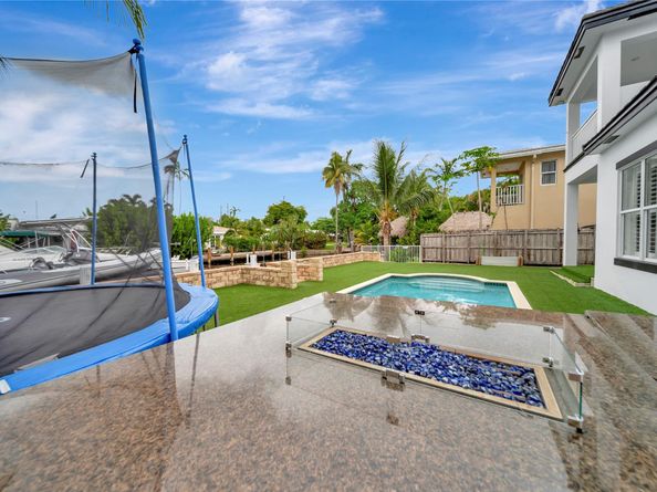 909 Mango Isle, Fort Lauderdale FL 33315