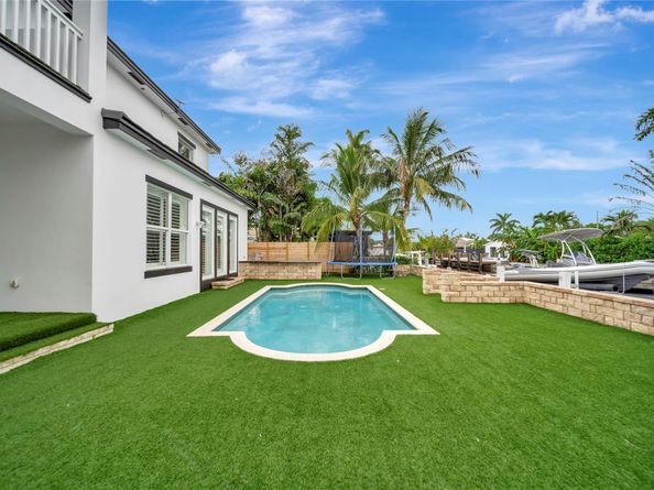 909 Mango Isle, Fort Lauderdale FL 33315
