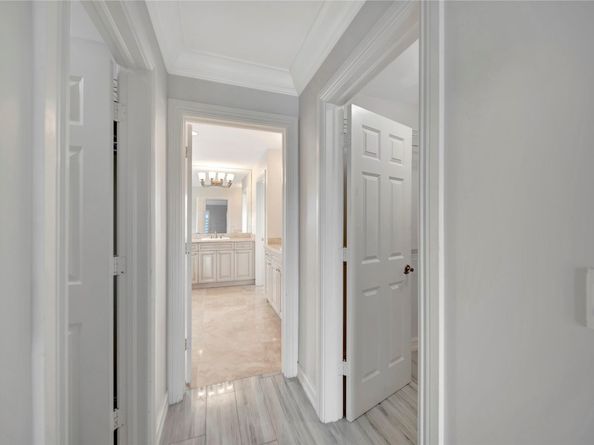 909 Mango Isle, Fort Lauderdale FL 33315