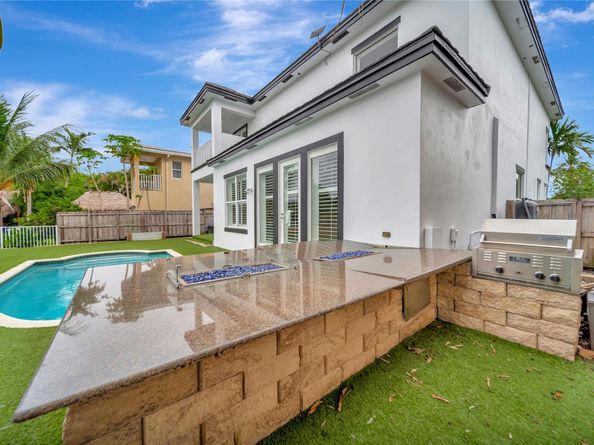 909 Mango Isle, Fort Lauderdale FL 33315