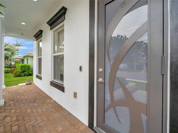 909 Mango Isle, Fort Lauderdale FL 33315