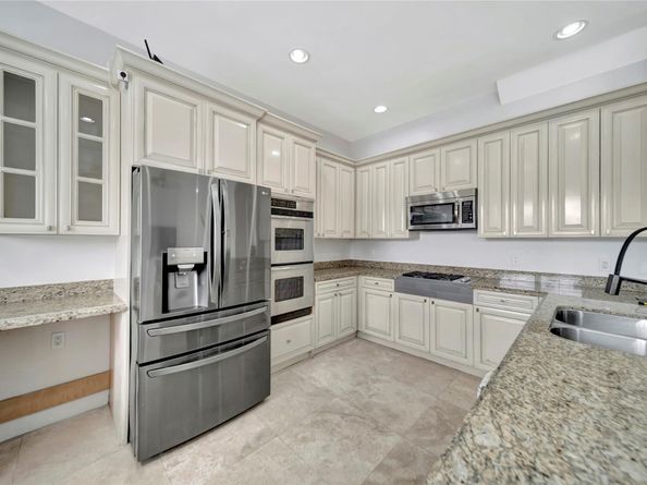 909 Mango Isle, Fort Lauderdale FL 33315