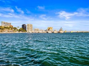 199 Sedona Way, Palm Beach Gardens FL 33418