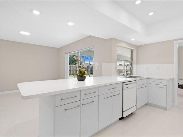 5370 NE 17th Avenue, Fort Lauderdale FL 33334