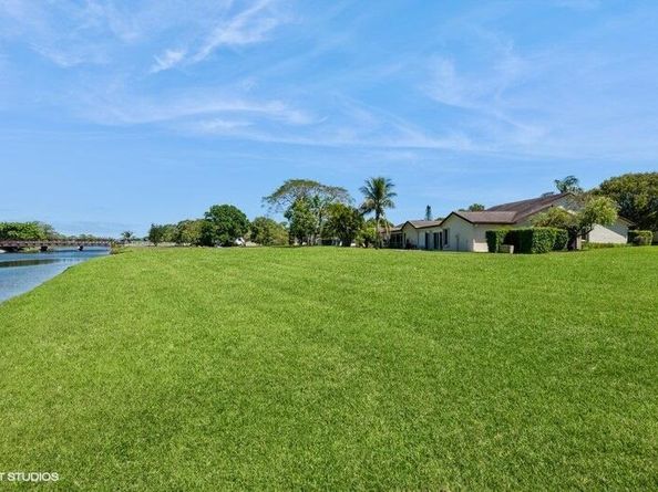 148 Village Walk Drive 24, Royal Palm Beach FL 33411