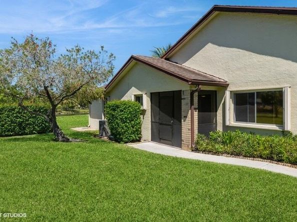 148 Village Walk Drive 24, Royal Palm Beach FL 33411