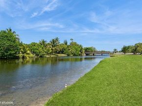 148 Village Walk Drive 24, Royal Palm Beach FL 33411